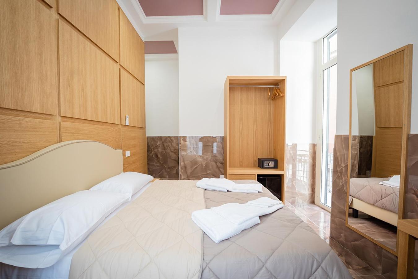 Готель Pc Boutique H Napoli Centro, By Clapa Group Екстер'єр фото