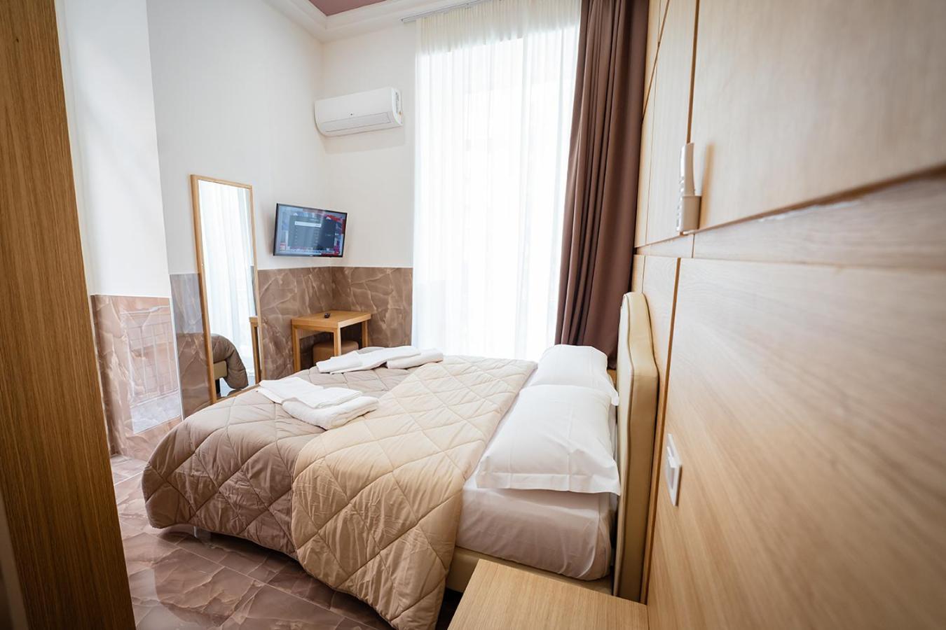 Готель Pc Boutique H Napoli Centro, By Clapa Group Екстер'єр фото